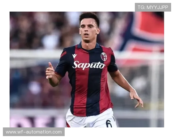 低级失误送礼博洛尼亚门将丢球